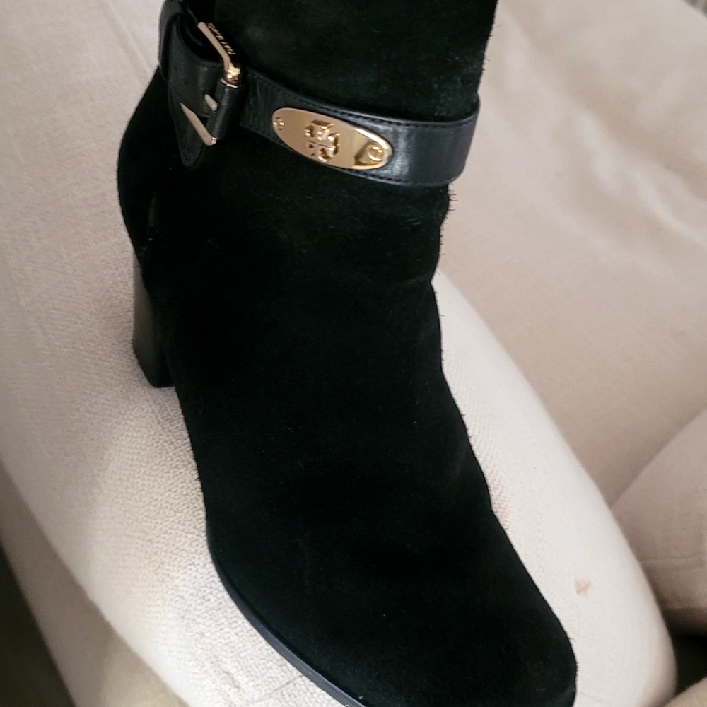 Tory burch Size 8M...Tory Burch Robynne boots... - Picture 2 of 7